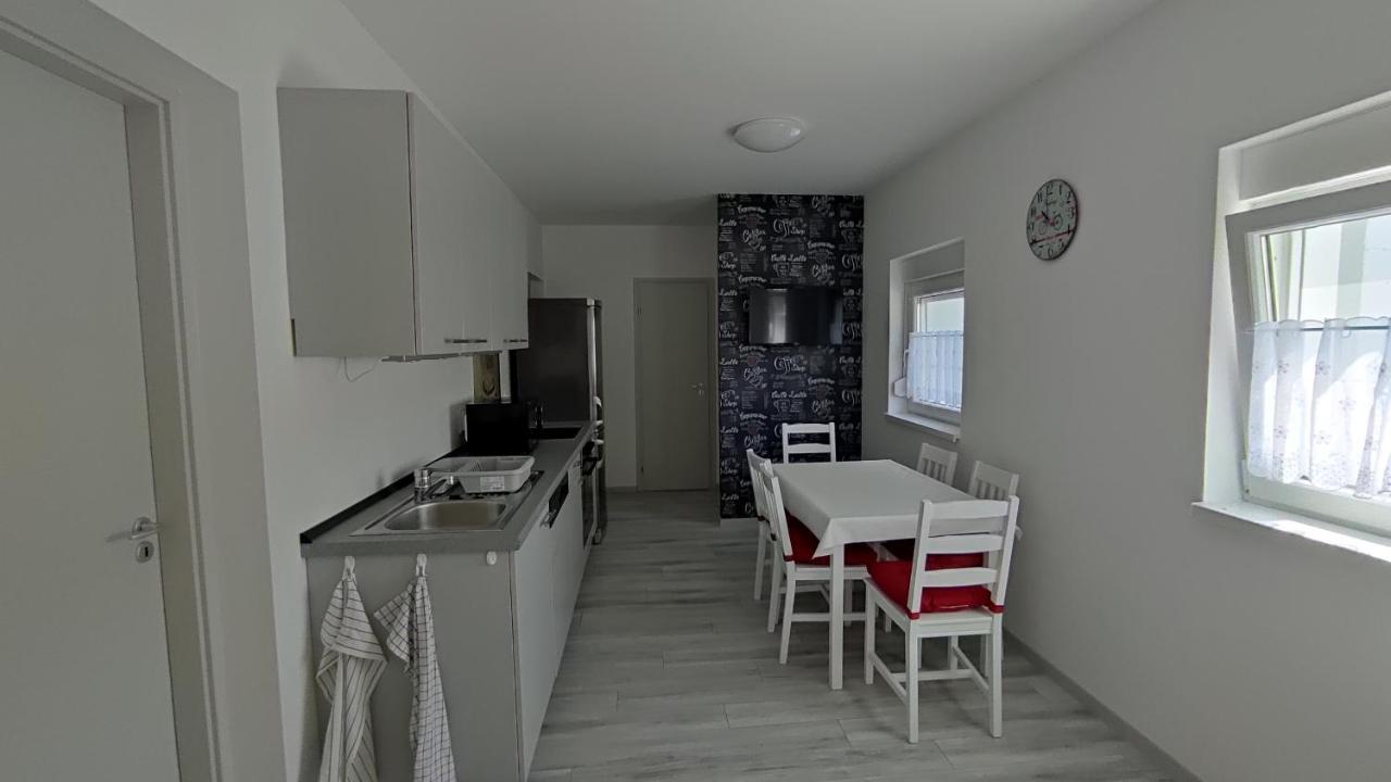 Bamboo Apartman Siofok Exterior photo